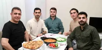 Düzce Valisi, Öğrencilerle Menemen Yapıp Sahurda Bir Araya Geldi