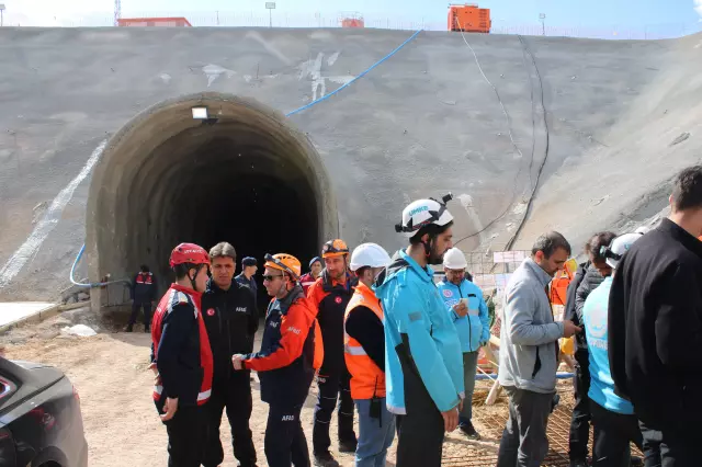 Rock fall at the high-speed train construction site: 1 dead, 1 injured