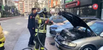 Kocaeli'de Park Halindeki Otomobilde Yangın