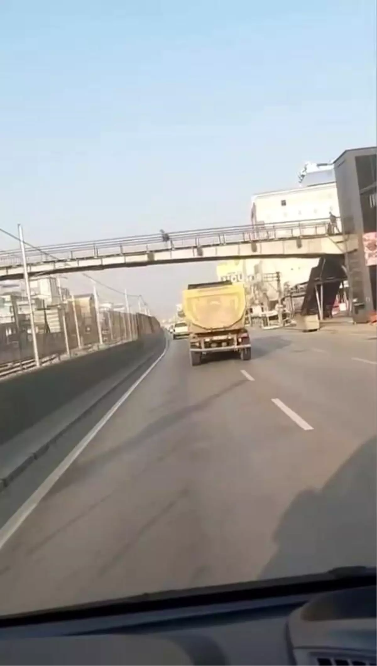 Bursa'da Kamyon Sürücüsü Trafikte Makas Attı