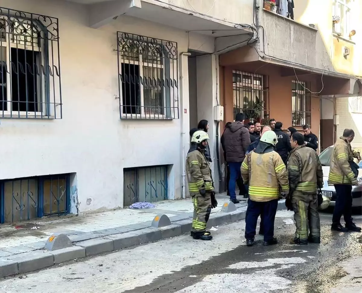 Bağcılar'da Yangında Yatağa Bağımlı Kişi Hayatını Kaybetti
