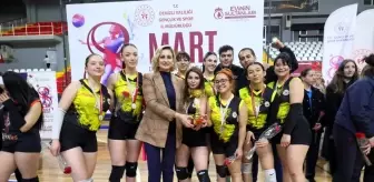 Denizli'de 'Evinin Sultanları' Voleybol Turnuvası Şampiyonu Belirlendi