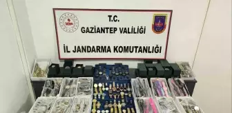 Gaziantep'te 3 milyon TL değerinde kaçak taklit saat ele geçirildi