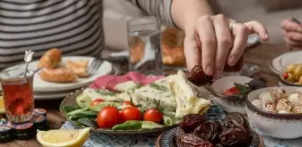 Sahur yemeğinin dindeki önemi nedir? Sahur farz mıdır, sünnet mi? (DİYANET AÇIKLAMASI)