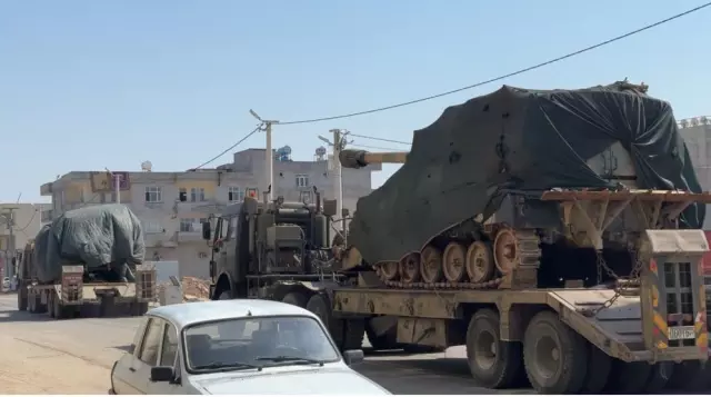 Tank shipment to the Syrian border