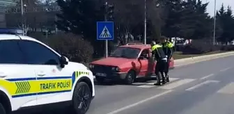 Ters Yönden İlerleyen 89 Yaşındaki Sürücü Trafik Polisi Tarafından Durduruldu