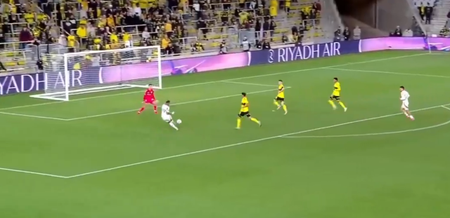 Cengiz Ünder, yeni takımına çeyrek finali getirdi Cengiz Ünder, yeni takımına çeyrek finali getirdi