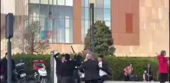 Maltepe AVM'de Bıçaklı Kavga: 1 Yaralı