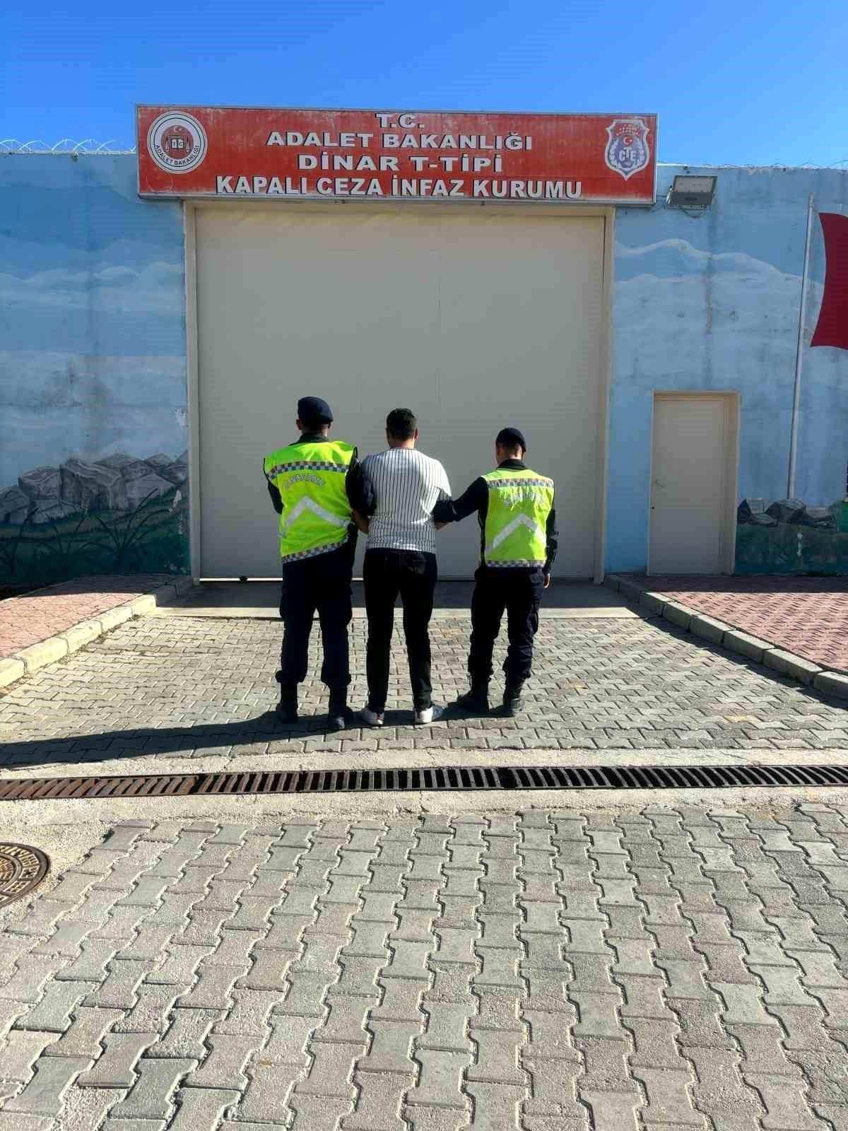 Aranan Şahıs Jandarma Tarafından Yakalandı