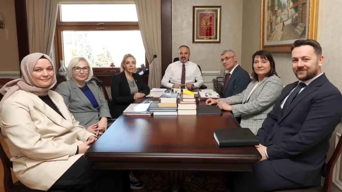 İçişleri Bakan Yardımcısı Bülent Turan, MUHABİR-DER Yönetim Kurulu'nu kabul etti