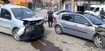 Karabük'te Trafik Kazası: İki Yaralı