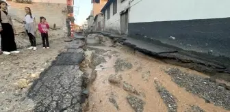 Kahramanmaraş'ta Su Borusu Patladı, İş Yerleri ve Araçlar Zarar Gördü