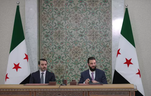 Syrian President Shara signed the temporary constitution declaration