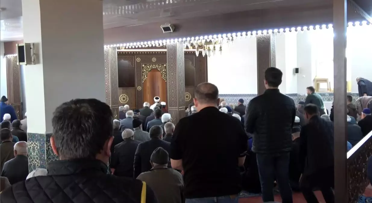 Tavşanlı'daki Aşağı Tekke Camii'nin Kıblesi Düzeltildi