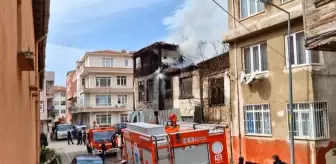 Tekirdağ'da Terk Edilmiş Binada Yangın Çıktı