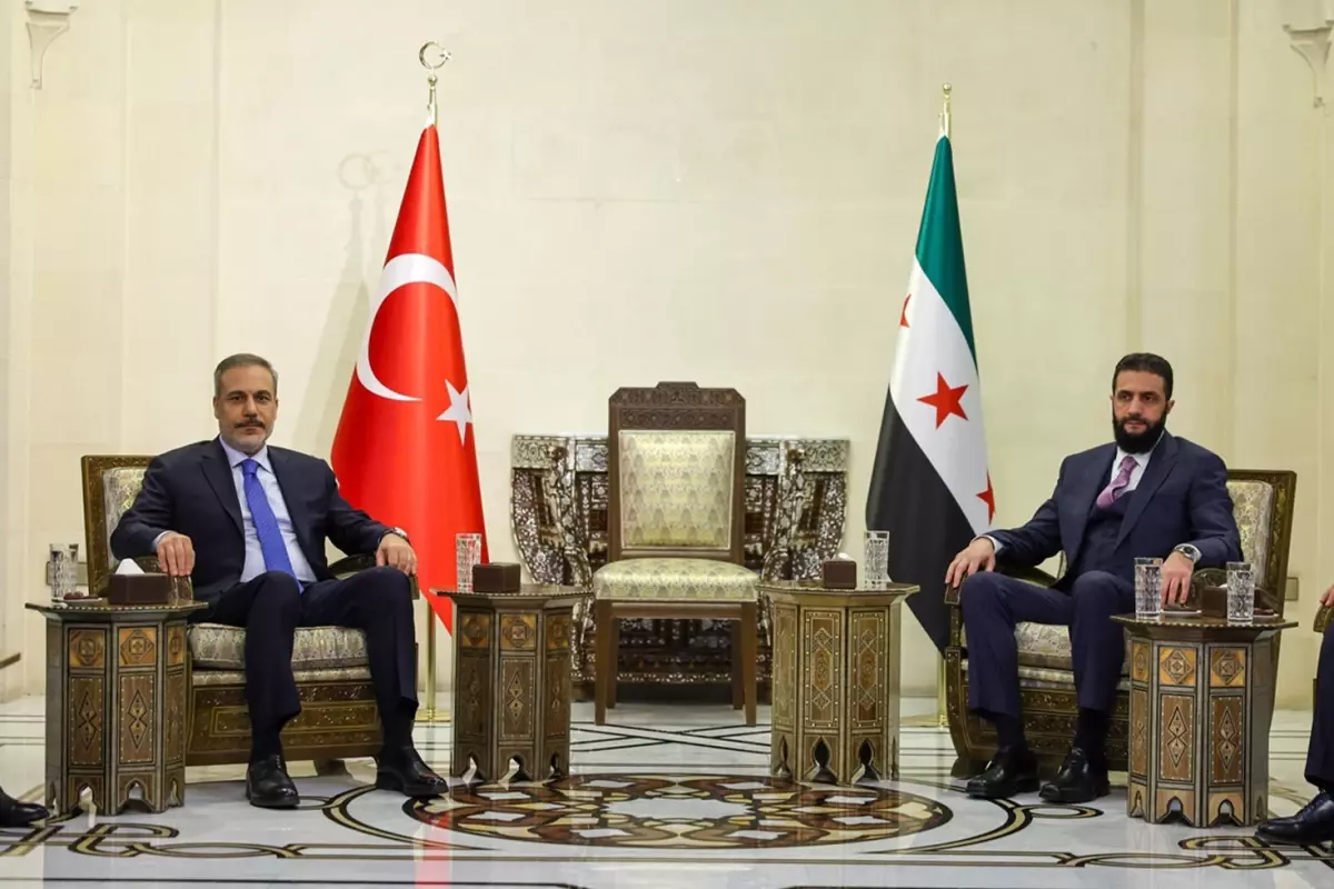 Bakanlar Fidan ve Güler ile MİT Başkanı Kalın, Suriye Cumhurbaşkanı Şara tarafından kabul edildi