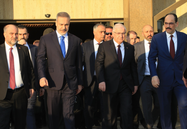 Türkiye'den Şam'a üst düzey ziyaret! 3 isim Şara ile görüştü