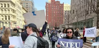 New York'ta Federal Çalışanlar, Elon Musk'ı Protesto Etti