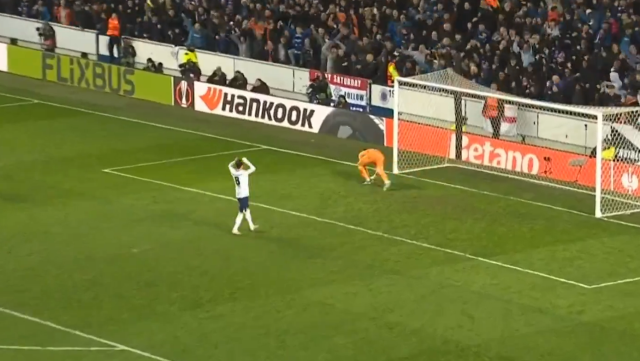 En son 5 sene önce kullanmış! Herkes Mert Hakan'ın atamadığı penaltıyı konuşuyor En son 5 sene önce kullanmış! Herkes Mert Hakan'ın atamadığı penaltıyı konuşuyor