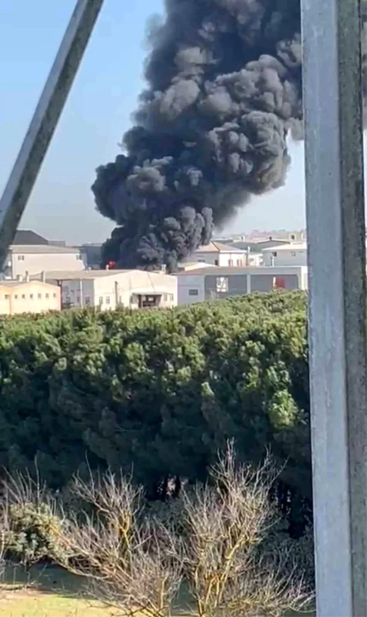 Tuzla'da Kimyasal Fabrikada Yangın Çıktı