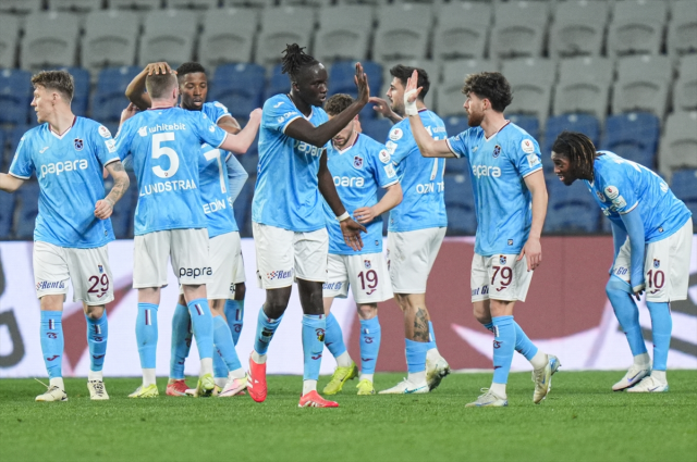 Fatih Tekke hasreti bitirdi! Trabzonspor, RAMS Başakşehir'i 3-0 mağlup etti