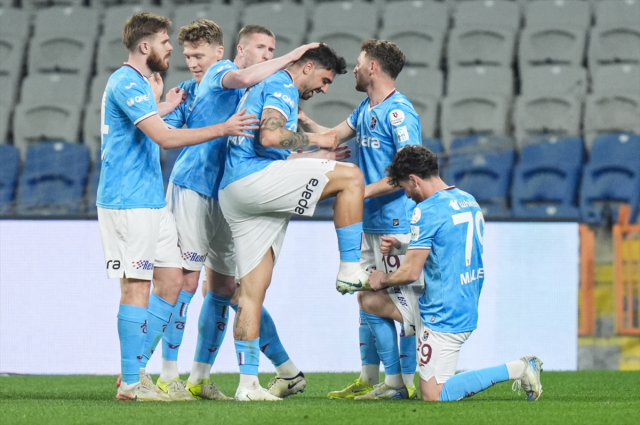 Fatih Tekke hasreti bitirdi! Trabzonspor, RAMS Başakşehir'i 3-0 mağlup etti