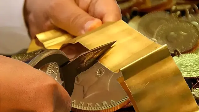 The sale of cut gold by jewelers has been banned