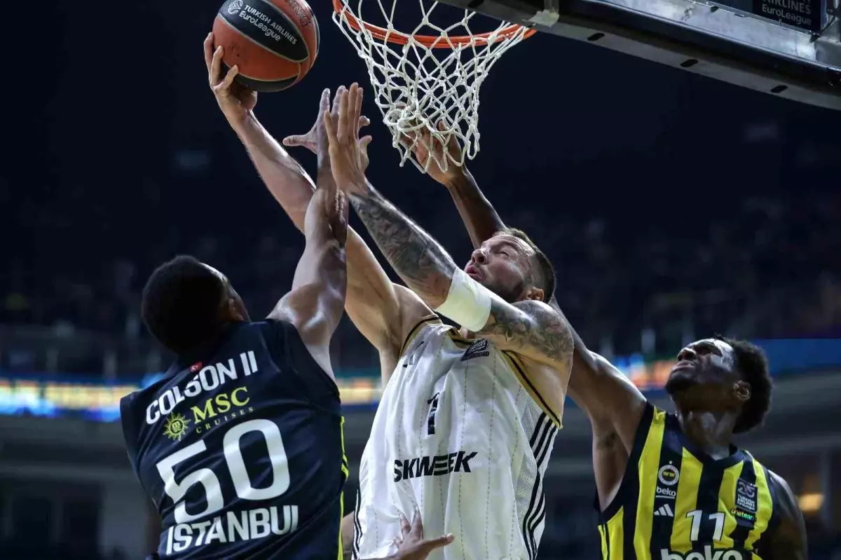 Fenerbahçe ve A. Efes Euroleague'de Galip Geldi