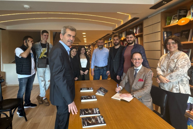 Yunus Emre Polat, Semtlerin Kokuları ile Okurlarıyla Buluştu