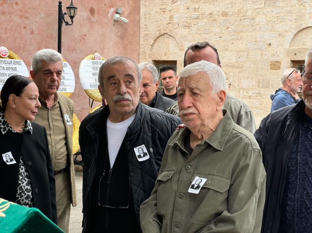 Legendary Name of Turkish Cinema Şevket Altuğ Appeared at Gülümser Gülhan's Funeral