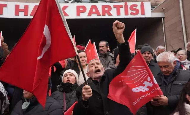 Democracy vigil at CHP Headquarters: We will not let our comrades be eaten