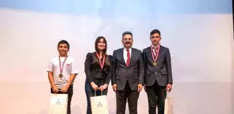 Eskişehir Valisi Hüseyin Aksoy, Şehitleri Anma Günü ve Çanakkale Deniz Zaferi'nin yüz onuncu yıl dönümünü kutladı