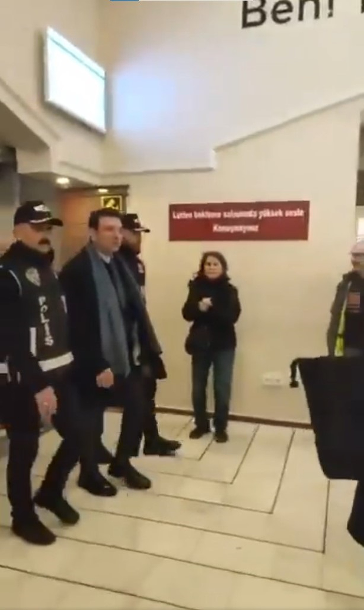 Gözaltındaki Ekrem İmamoğlu'nun ilk görüntüsü