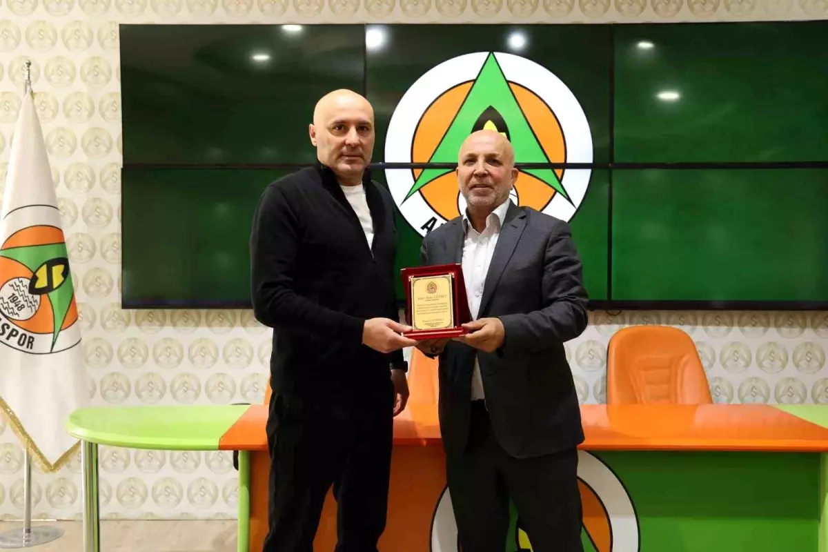 Corendon Alanyaspor, Teknik Direktör Sami Uğurlu ile Yollarını Ayırdı