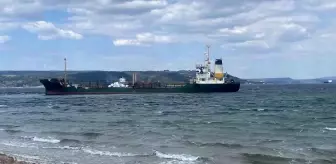 Kolin-2 adlı tanker, Çanakkale Boğazı'nda karaya oturdu