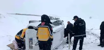 Çorum'da Hafif Ticari Araç ile Minibüs Çarpıştı: 2 Yaralı