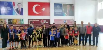 Gölbaşı Cumhuriyet Ortaokulu Badminton’da İl Birincisi Oldu