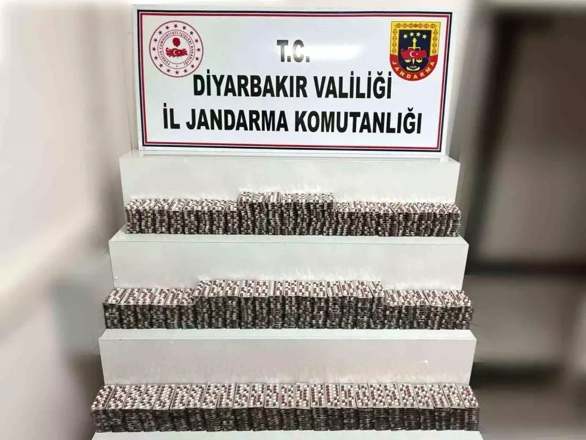 Diyarbakır'da Jandarma Operasyonu: 13 Bin 552 Sentetik Hap Ele Geçirildi