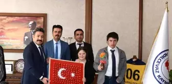 Down sendromlu öğrencilerden Kaymakam Özçelik'e ziyaret