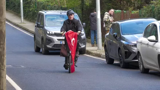 Retired citizen started to keep vigil in front of İmamoğlu's house: I pursued my vote