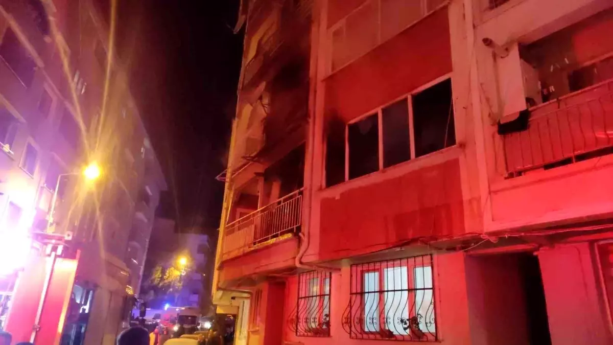 Bursa'da Apartman Dairesinde Yangın Paniği