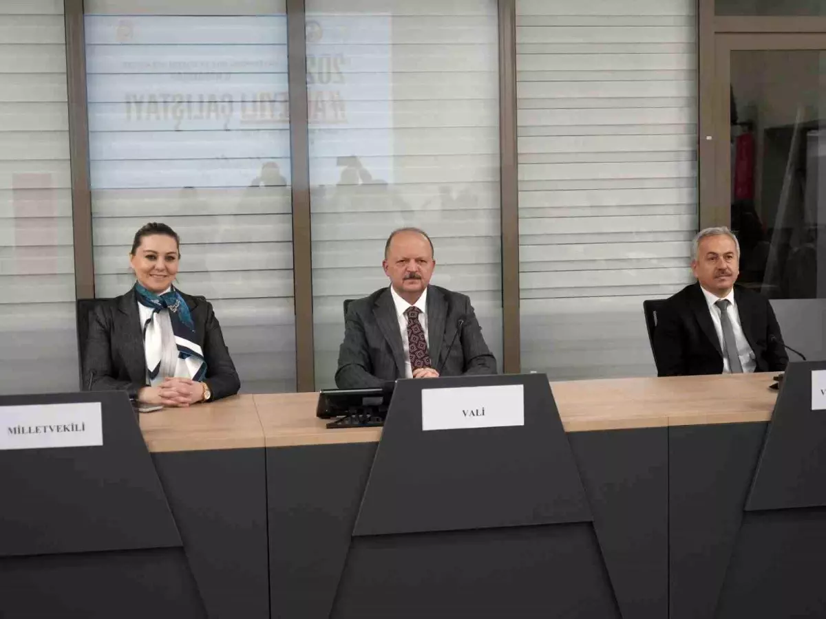 Vali Dallı: 'Türk milleti aileyle kaimdir'