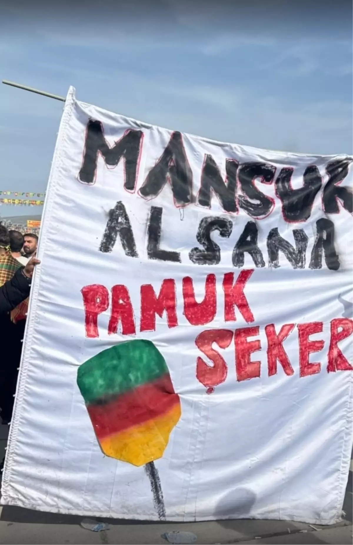 Yenikapı'daki Nevruz kutlamasına damga vuran "Mansur Yavaş" protestosu