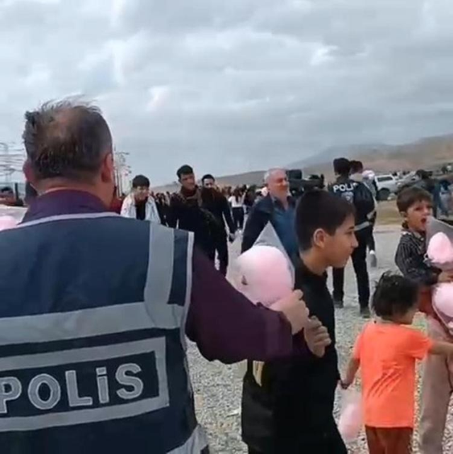 Minister Yerlikaya also got involved in the cotton candy incident! Mansur Yavaş is left alone