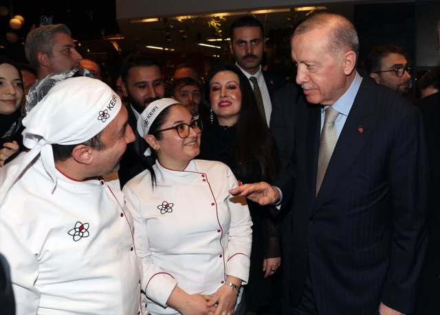 President Erdoğan chatted with citizens at a café and loved the children