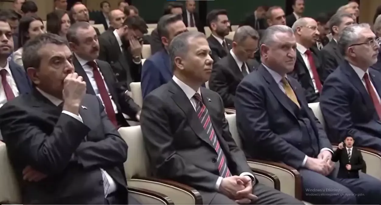 Erdoğan CHP'yi topa tutarken Yerlikaya'nın verdiği tepki bomba