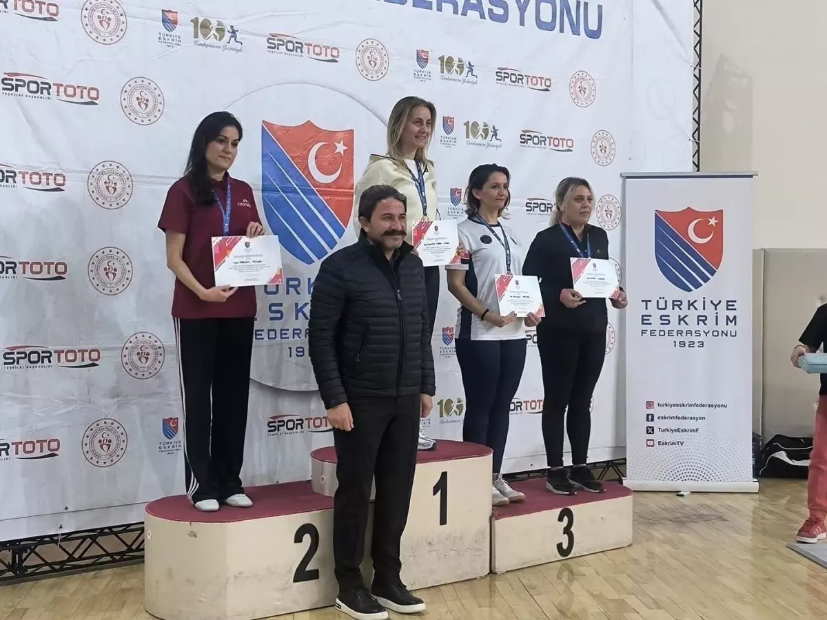 Eskişehir'de Veteranlar V1 Erkekler Epe Türkiye Şampiyonası ödülleri dağıtıldı