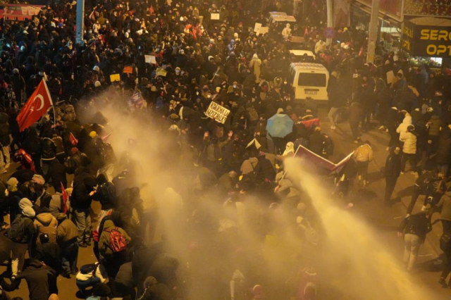 There are detentions in many provinces during İmamoğlu protests