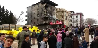 Pendik'te İnşaat Depolama Alanında Yangın Çıktı