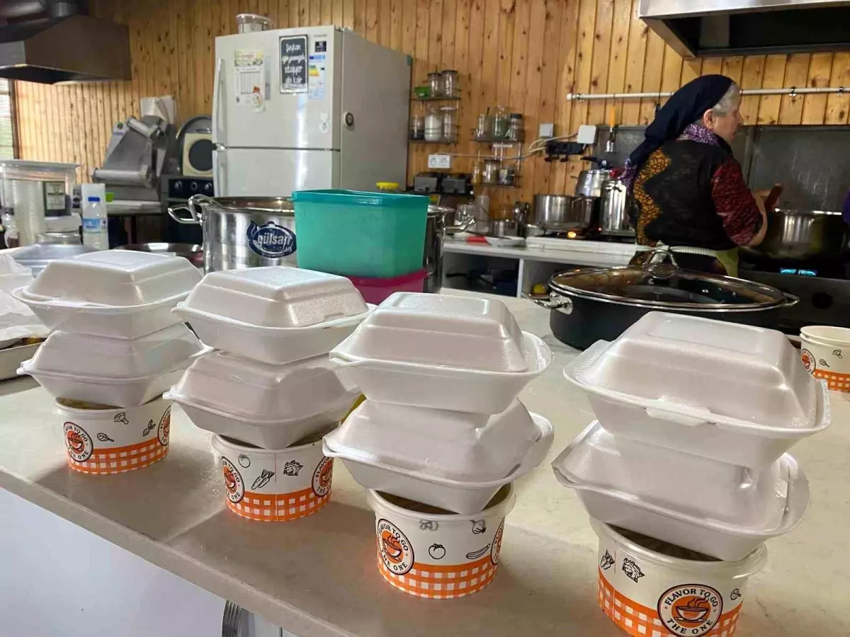 Gemlik Umurbey Kadın Girişimi Derneği, Ramazan'da İhtiyaç Sahiplerine Yardım Eli Uzatıyor